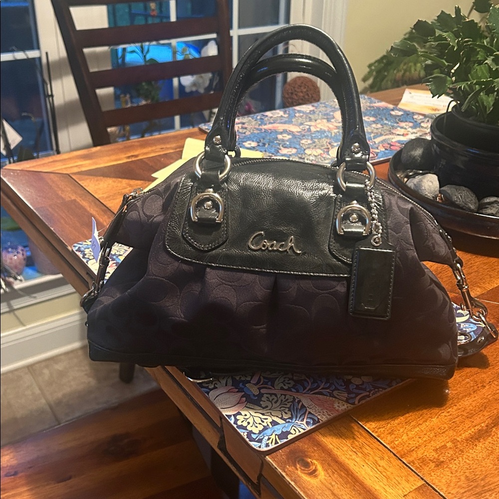 Euc Coach Ashley Black Leather Shoulder Bag Handbag